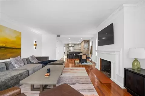 Living - 40 Elm St #1, Worcester, MA 01609 photo 5 of 5