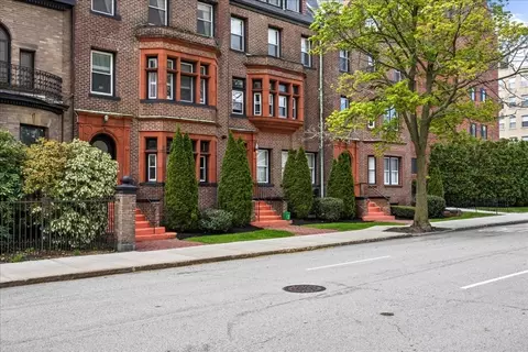 Exterior - 40 Elm St #1, Worcester, MA 01609 photo 9 of 10