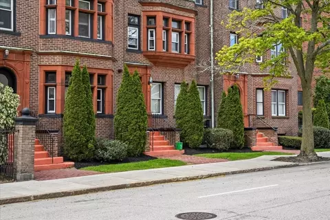 Exterior - 40 Elm St #1, Worcester, MA 01609 photo 8 of 10