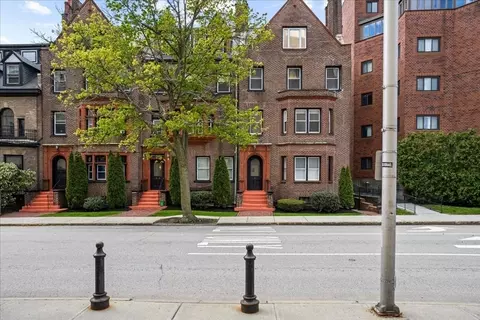 Exterior - 40 Elm St #1, Worcester, MA 01609 photo 7 of 10