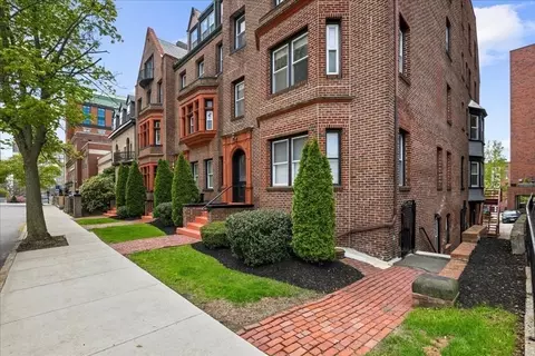 40 Elm St #1, Worcester, MA 01609