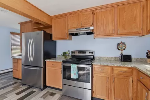 Kitchen - 91 Cohasset Rd, Wareham, MA 02532 photo 3 of 5