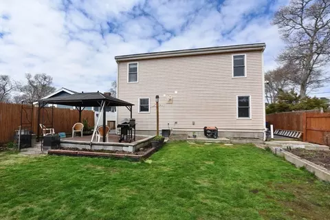 Exterior - 91 Cohasset Rd, Wareham, MA 02532 photo 6 of 11