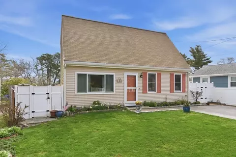 Exterior - 91 Cohasset Rd, Wareham, MA 02532 photo 3 of 11