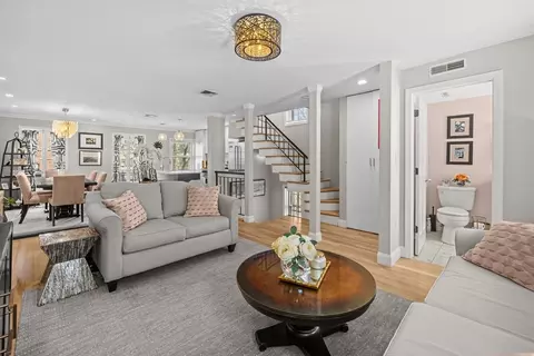 25 Phillips St #PH, Boston, MA 02114