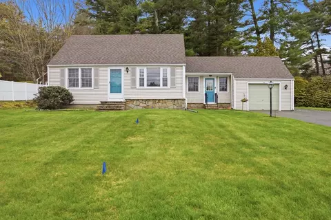 90 W Elm, Pembroke, MA 02359