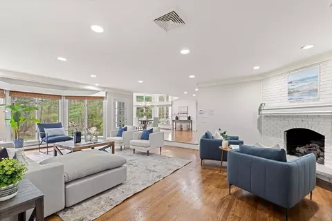 Living - 20 Albee Dr, Braintree, MA 02184 photo 2 of 7