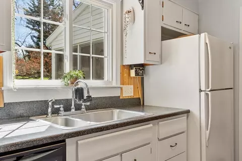 Kitchen - 40 Ivy Dr, Athol, MA 01331 photo 2 of 3