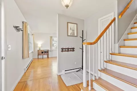 Entry Way - 40 Ivy Dr, Athol, MA 01331 photo 2 of 2
