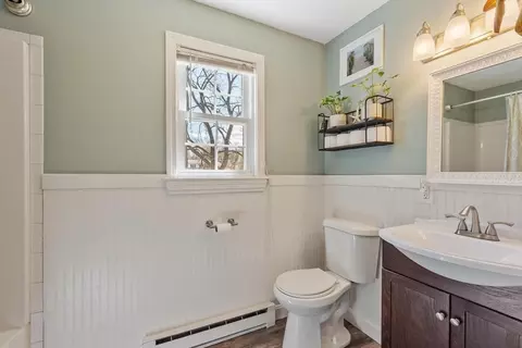 Bath - 40 Ivy Dr, Athol, MA 01331 photo 2 of 2