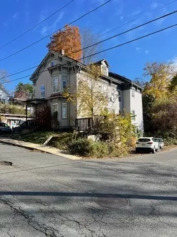 52 Mechanic St, Orange, MA 01364