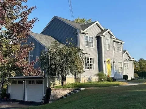 62 South St, Douglas, MA 01516