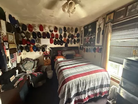 Bedroom - 119-121 Middlesex St, Springfield, MA 01109 photo 1 of 2