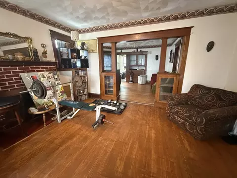 Living - 119-121 Middlesex St, Springfield, MA 01109 photo 1 of 5