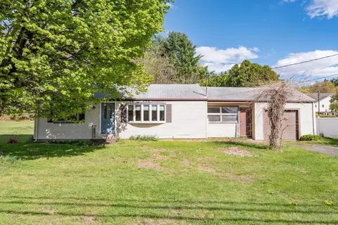 216 College Hwy, Southwick, MA 01077