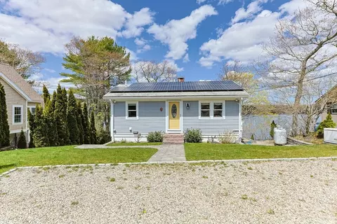 100 Lakeview Blvd, Plymouth, MA 02360
