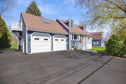 245 Granite St, Rockport, MA 01966