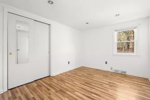 Bedroom - 203 High St, Hingham, MA 02043 photo 3 of 5
