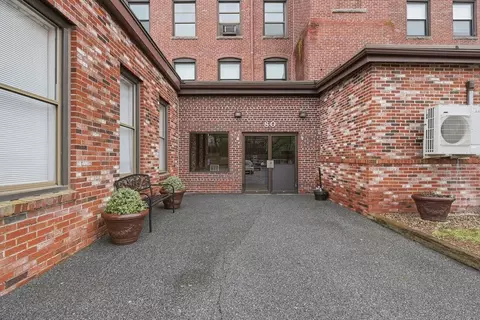 80 Foster St #504, Peabody, MA 01960