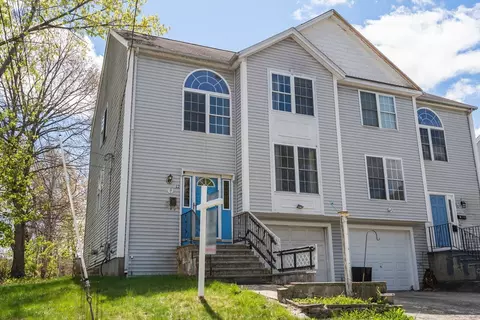 12 Hyannis Pl, Worcester, MA 01604
