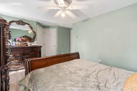 Bedroom - 12 Hyannis Pl, Worcester, MA 01604 photo 2 of 6