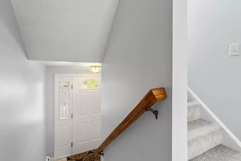 Entry Way - 12 Hyannis Pl, Worcester, MA 01604 photo 4 of 4