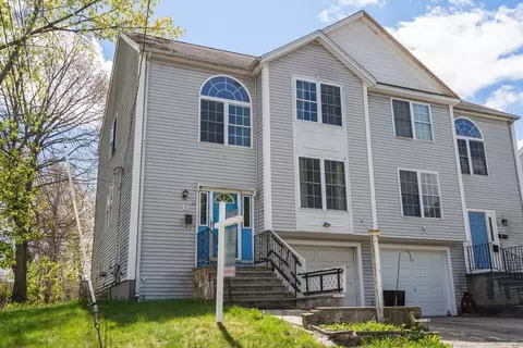 12 Hyannis Pl, Worcester, MA 01604