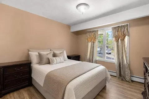 Bedroom - 12 Hyannis Pl, Worcester, MA 01604 photo 3 of 6