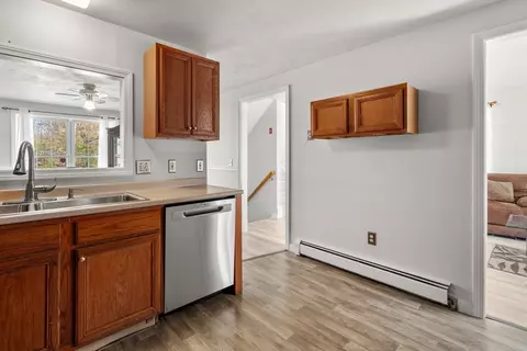 Entry Way - 12 Hyannis Pl, Worcester, MA 01604 photo 2 of 4
