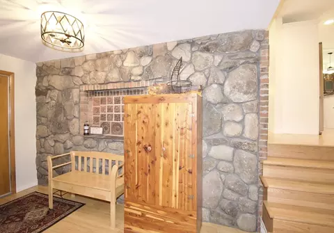 Entry Way - 2 Barton St, Granby, MA 01033 photo 2 of 2