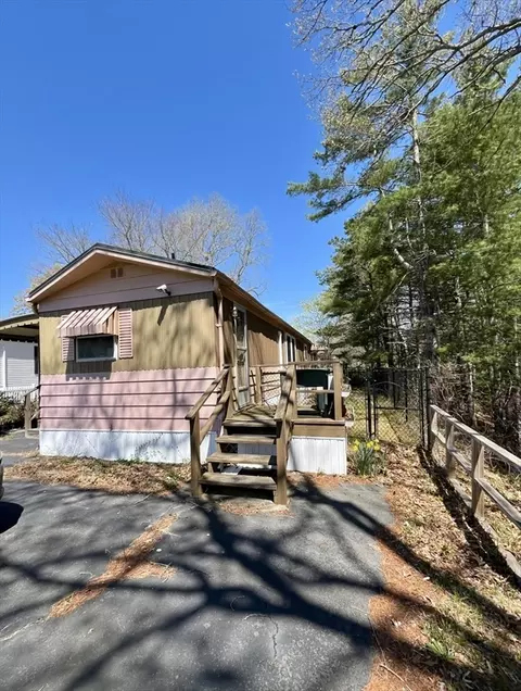 30 Madeline St, Wareham, MA 02571
