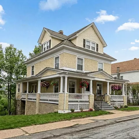 83 Chestnut St, Gardner, MA 01440