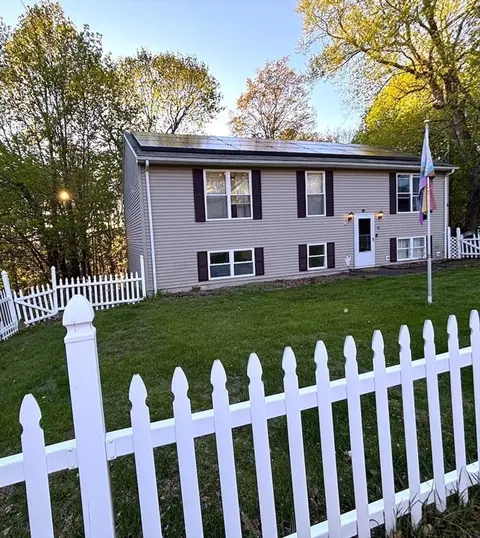 47 Grove St, Spencer, MA 01562