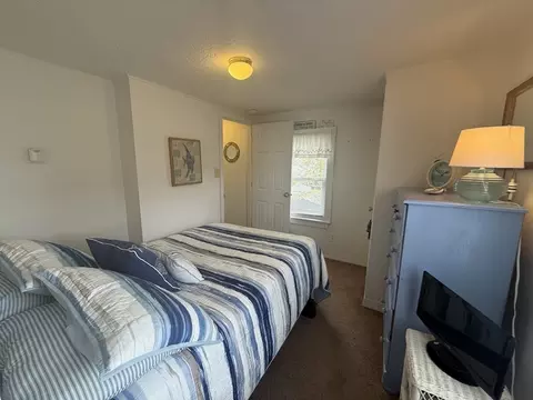 Bedroom - 36 Wankinquoah Ave, Wareham, MA 02571 photo 5 of 7
