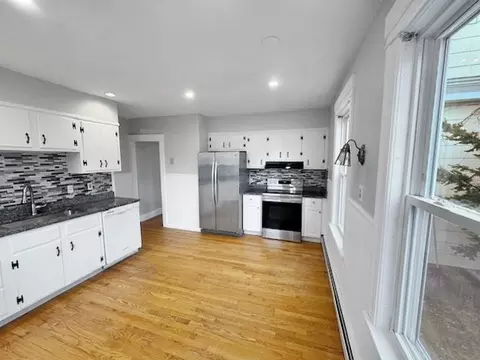 80 Delmont Ave, Worcester, MA 01604