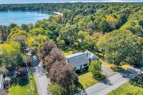 9 Mansfield Ave, Marstons Mills, MA 02648