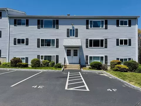5455 N Main St #4E, Fall River, MA 02720