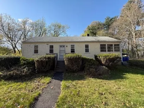 48 Forest St, Rockland, MA 02370