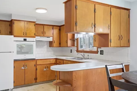 Kitchen - 1 Odonnell Dr, Attleboro, MA 02703 photo 2 of 2
