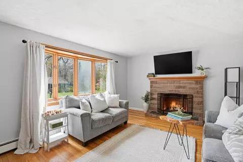 Living - 1 Odonnell Dr, Attleboro, MA 02703 photo 2 of 3