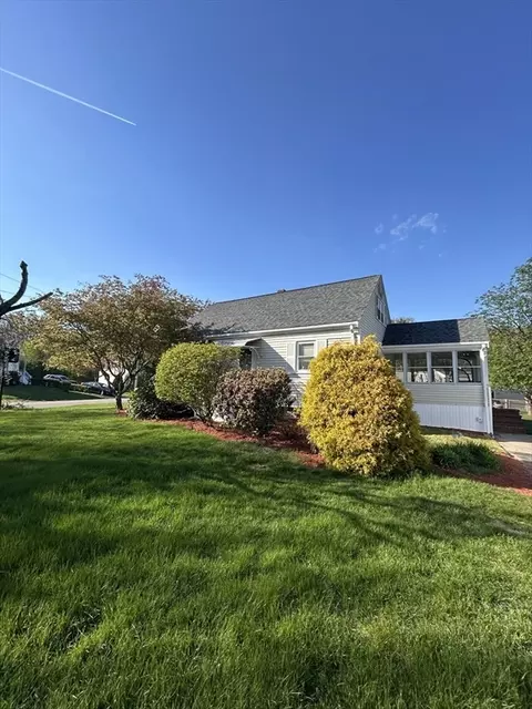 26 Donald Tennant Cir, North Attleboro, MA 02760