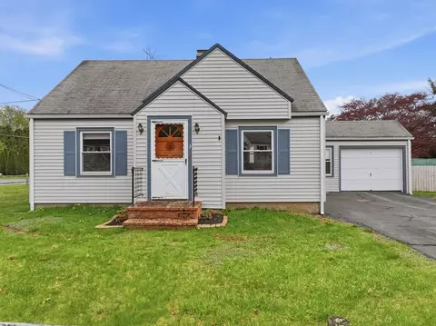3 Inwood Rd, Auburn, MA 01501