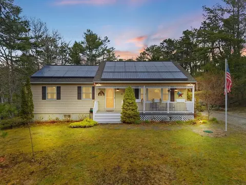 30 Sandy Beach Rd, Plymouth, MA 02360