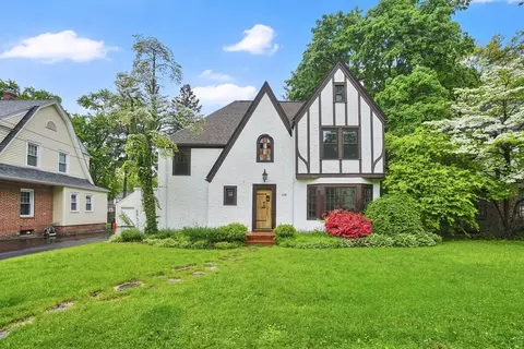 158 Wenonah Rd, Longmeadow, MA 01106