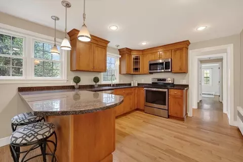 87 Ward St, Hingham, MA 02043 photo 6