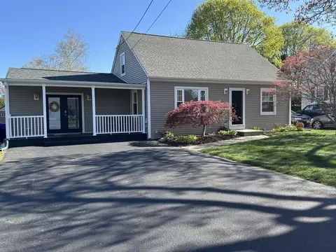 48 Fatima Dr, Bristol, RI 02809