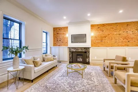 16 Chestnut St, Boston, MA 02129