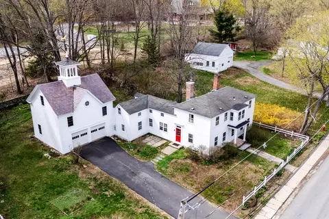 7 Water St, Ashburnham, MA 01430
