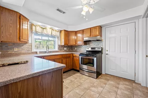 2 Crestview Dr #48, Spencer, MA 01562 photo 8