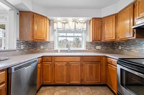 2 Crestview Dr #48, Spencer, MA 01562 photo 9